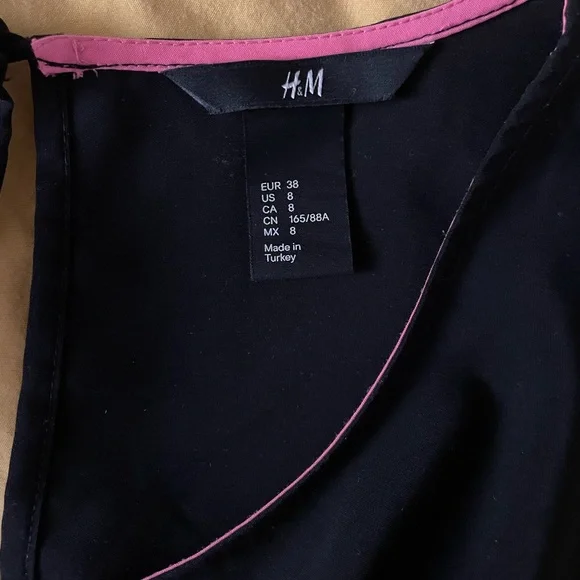 Sleek black tank shell - Picture 3 of 4